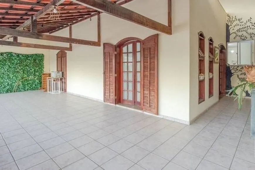 Foto 1 de Casa com 3 Quartos à venda, 347m² em Ana Lucia, Sabará