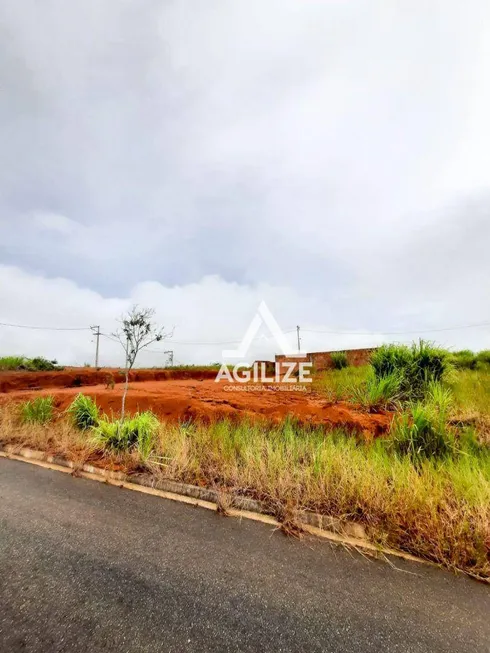 Foto 1 de Lote/Terreno à venda, 200m² em Paraiso, Macaé