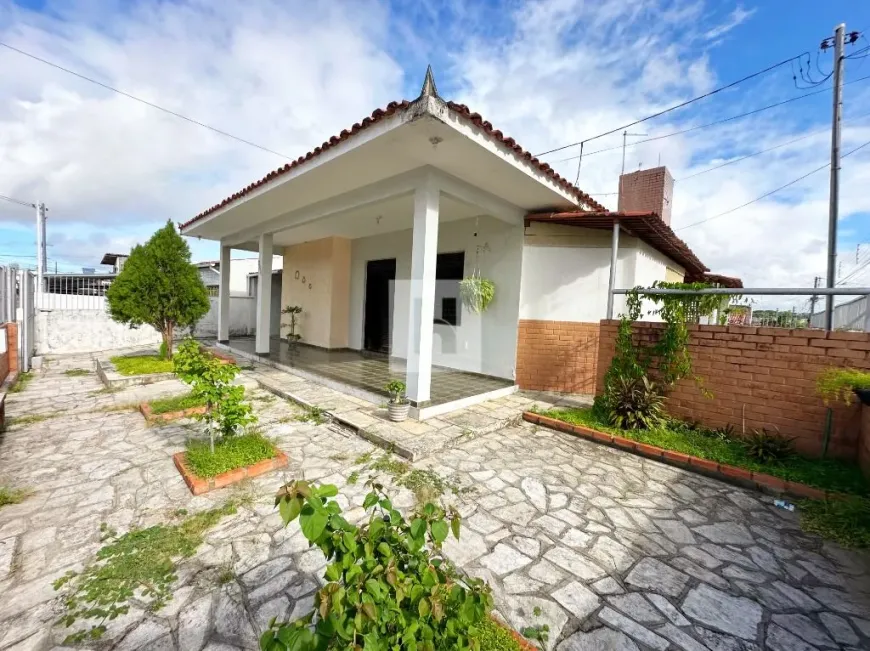 Foto 1 de Casa com 4 Quartos à venda, 263m² em Torre, João Pessoa