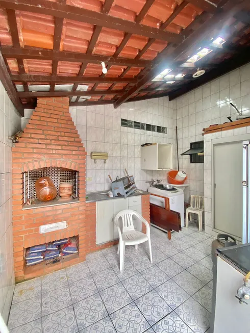 Foto 1 de Casa com 2 Quartos à venda, 80m² em Mirim, Praia Grande