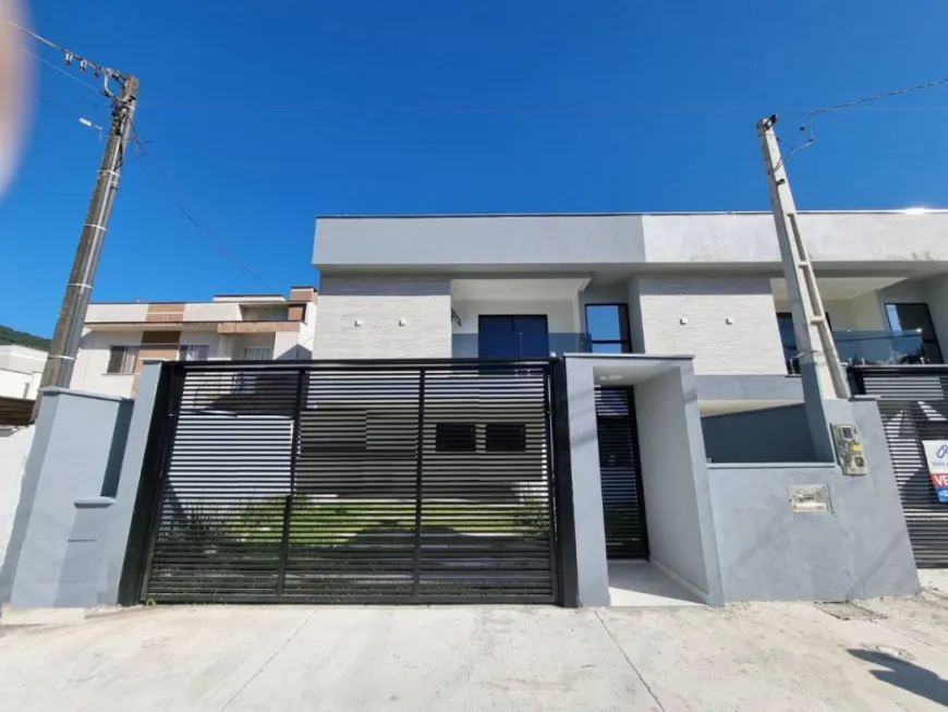 Foto 1 de Sobrado com 3 Quartos à venda, 172m² em Amizade, Jaraguá do Sul