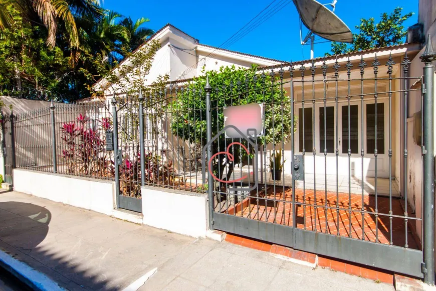 Foto 1 de Casa com 3 Quartos à venda, 240m² em Imbetiba, Macaé