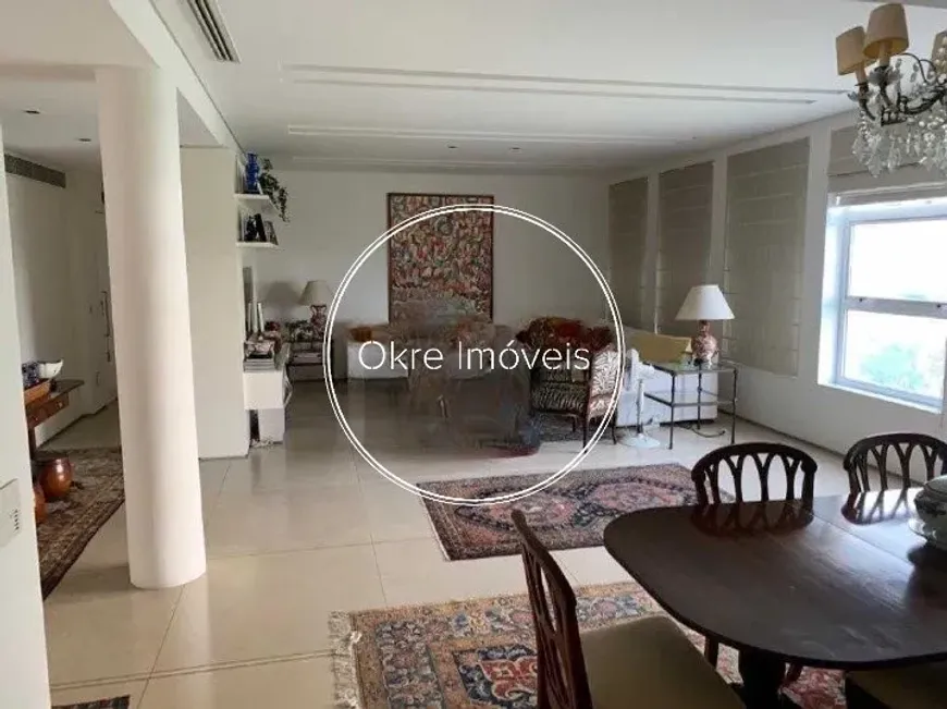 Foto 1 de Apartamento com 3 Quartos à venda, 220m² em Leblon, Rio de Janeiro