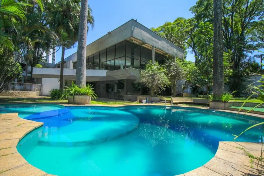Foto 1 de Casa com 5 Quartos para venda ou aluguel, 850m² em Santo Amaro, São Paulo