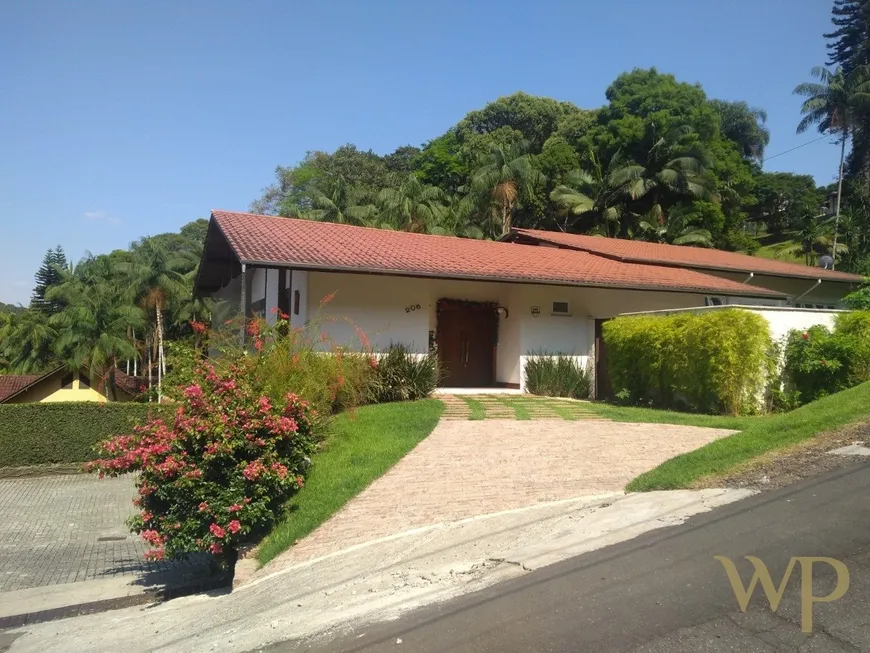 Foto 1 de Casa com 4 Quartos à venda, 500m² em América, Joinville