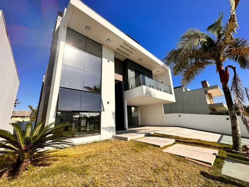 Foto 1 de Casa com 4 Quartos à venda, 252m² em Balneário Rosa do Mar, Passo de Torres