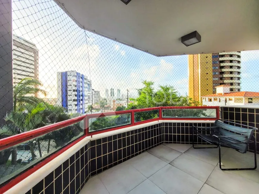 Foto 1 de Apartamento com 4 Quartos à venda, 315m² em Candelária, Natal