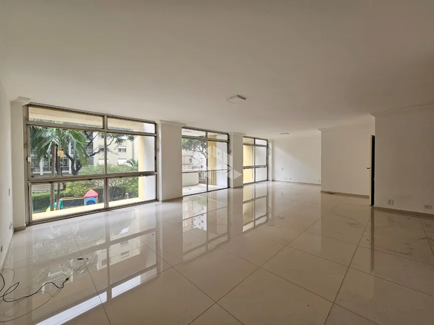 Foto 1 de Apartamento com 3 Quartos à venda, 220m² em Higienópolis, São Paulo