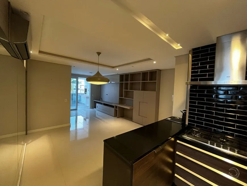 Foto 1 de Apartamento com 3 Quartos à venda, 120m² em Jurerê, Florianópolis