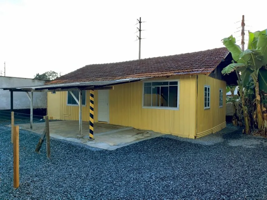 Foto 1 de Casa com 3 Quartos para alugar, 70m² em Bom Retiro, Joinville