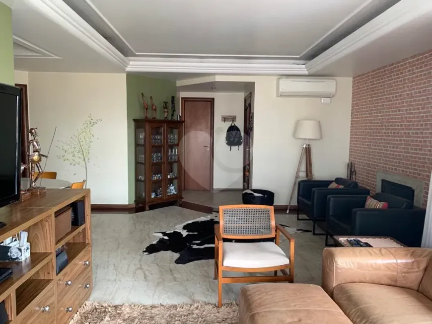 Foto 1 de Apartamento com 4 Quartos à venda, 210m² em Vila Mariana, São Paulo