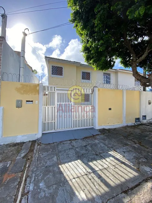 Foto 1 de Casa com 3 Quartos para alugar, 110m² em Capim Macio, Natal