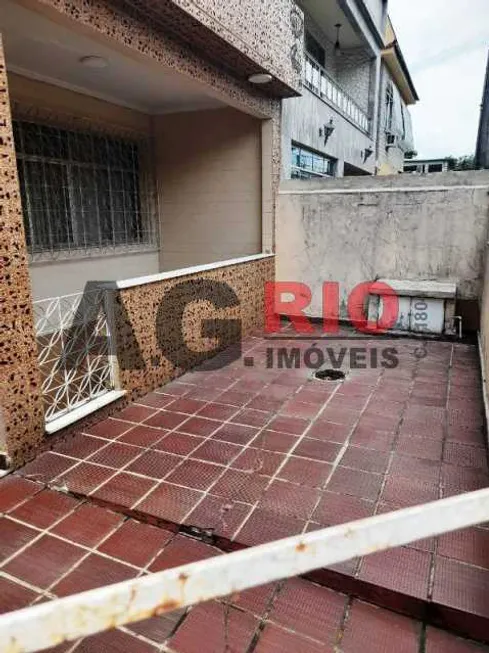 Foto 1 de Casa com 2 Quartos à venda, 104m² em Marechal Hermes, Rio de Janeiro