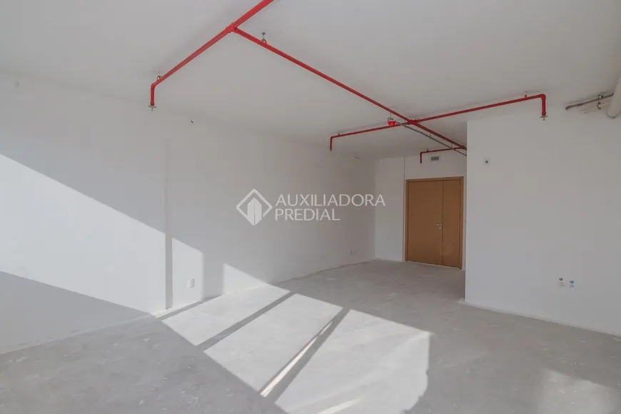 Foto 1 de Sala Comercial para alugar, 42m² em Santana, Porto Alegre