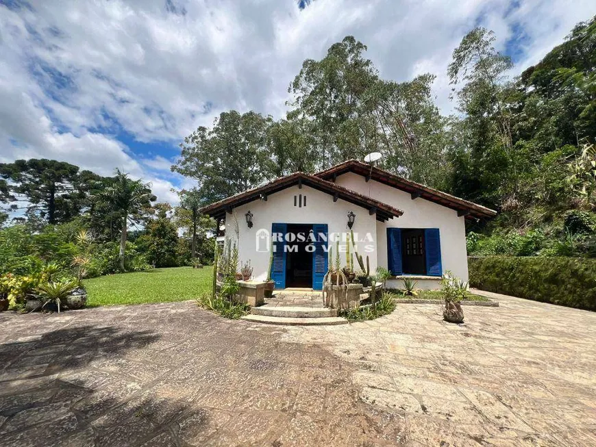 Foto 1 de Casa com 4 Quartos à venda, 300m² em Parque do Imbuí, Teresópolis