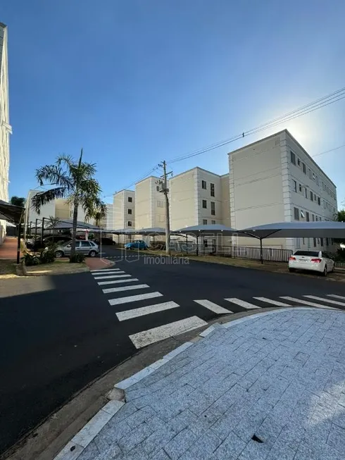 Foto 1 de Apartamento com 2 Quartos para alugar, 53m² em Jardim Quitandinha, Araraquara