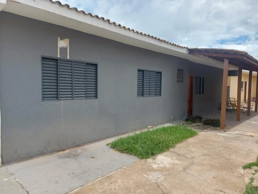 Foto 1 de Casa com 2 Quartos para alugar, 105m² em Vila Verinha, Presidente Prudente