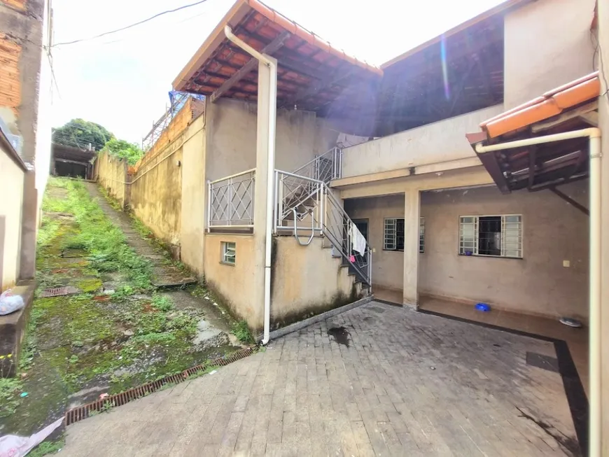 Foto 1 de Casa com 3 Quartos à venda, 285m² em Ermelinda, Belo Horizonte
