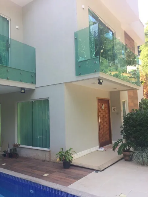 Foto 1 de Casa com 3 Quartos à venda, 220m² em Itaipu, Niterói