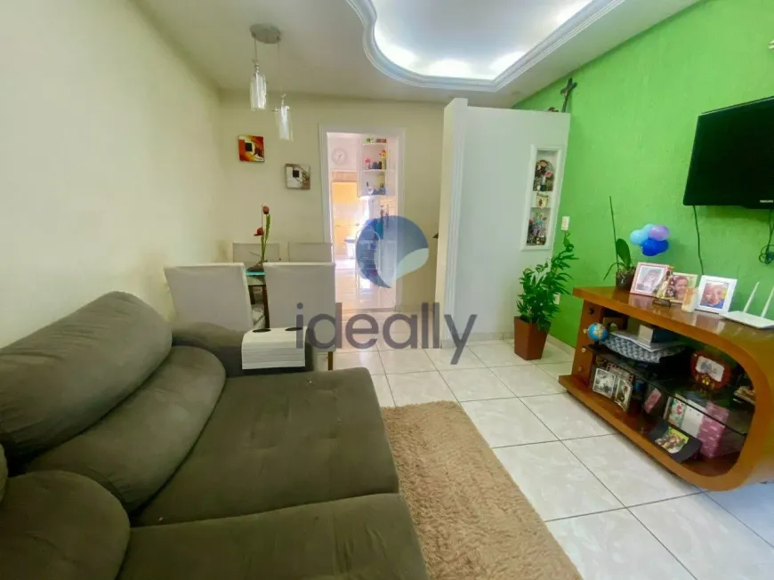 Foto 1 de Casa com 2 Quartos à venda, 55m² em Ressaca, Contagem