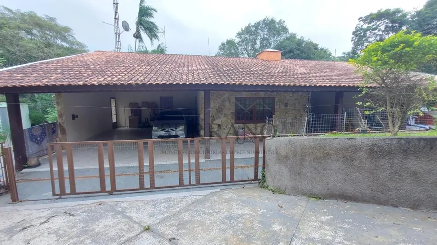 Foto 1 de Fazenda/Sítio com 3 Quartos à venda, 300m² em Chácaras Polozzi, Louveira