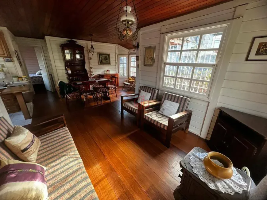 Foto 1 de Casa com 2 Quartos à venda, 67m² em Dutra, Gramado