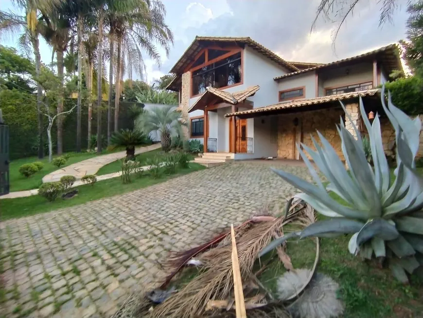 Foto 1 de Casa com 3 Quartos à venda, 1348m² em Garças, Belo Horizonte