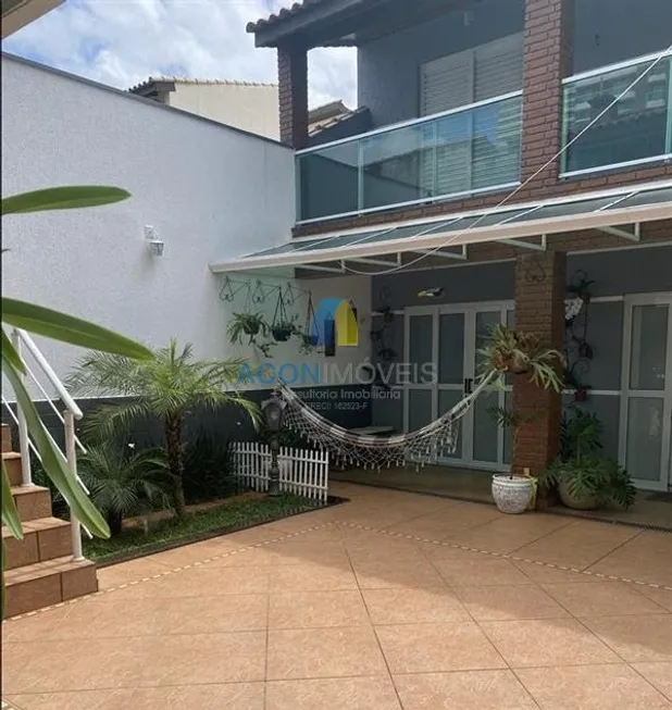 Foto 1 de Sobrado com 3 Quartos à venda, 264m² em Jardim do Mar, São Bernardo do Campo