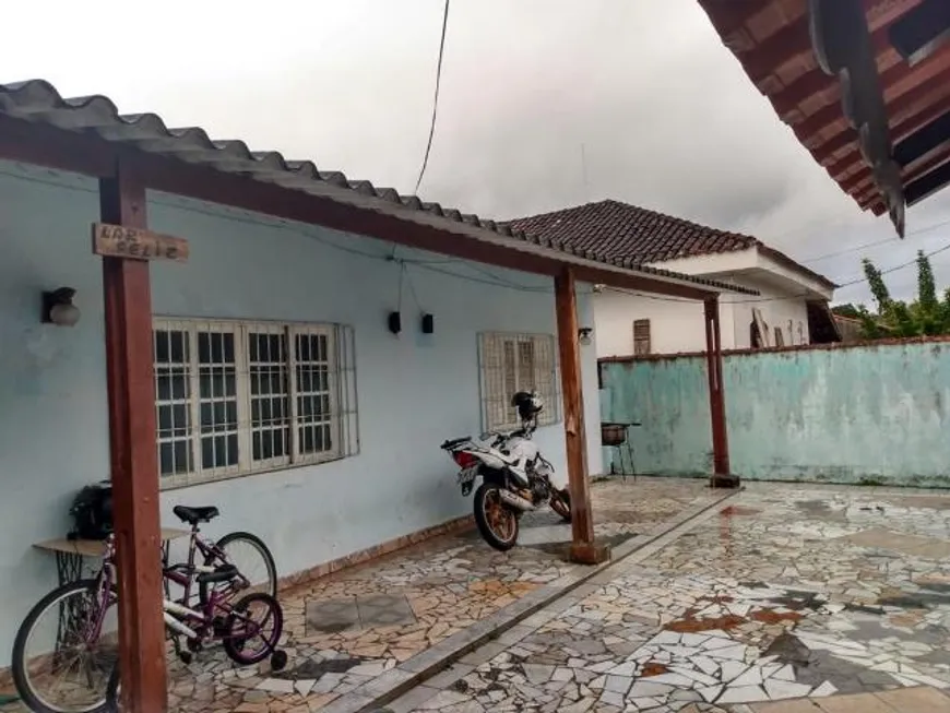 Foto 1 de Casa com 2 Quartos à venda, 60m² em Jardim América, Itanhaém