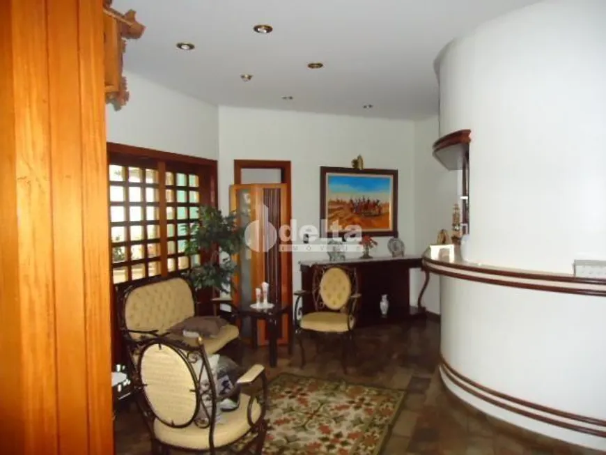 Foto 1 de Casa com 6 Quartos à venda, 550m² em Fundinho, Uberlândia