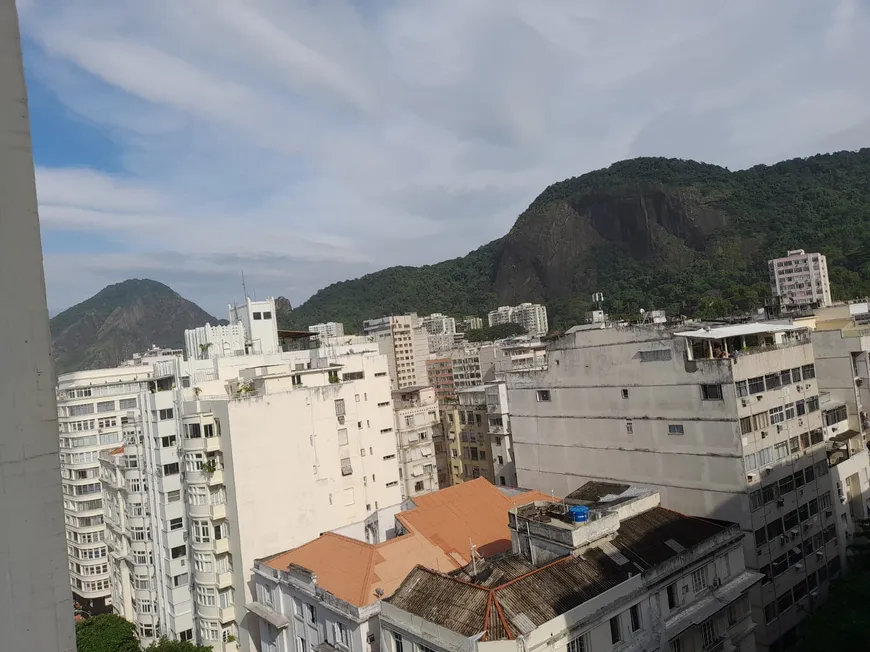 Foto 1 de Kitnet com 1 Quarto à venda, 28m² em Copacabana, Rio de Janeiro