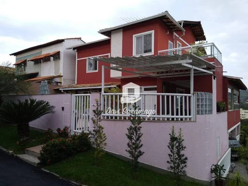 Foto 1 de Casa de Condomínio com 3 Quartos à venda, 215m² em Pendotiba, Niterói