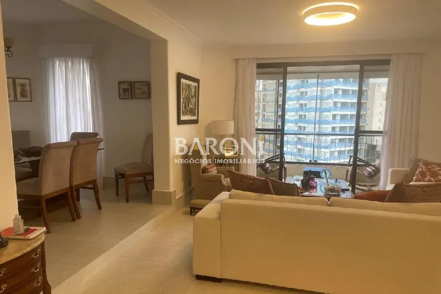 Foto 1 de Apartamento com 4 Quartos para venda ou aluguel, 215m² em Moema, São Paulo