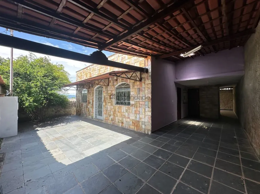 Foto 1 de Casa com 3 Quartos para alugar, 121m² em Frimisa, Santa Luzia