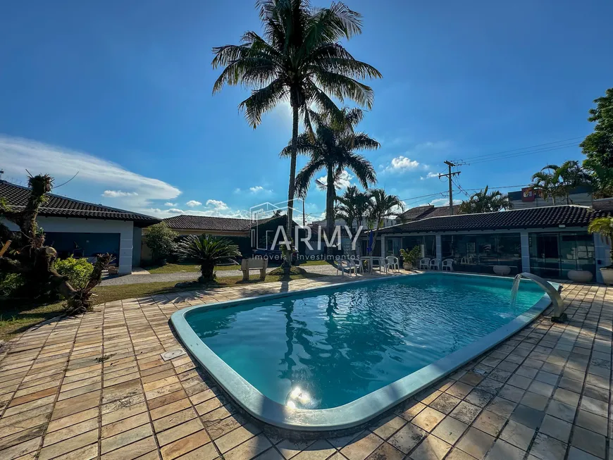 Foto 1 de Casa com 4 Quartos à venda, 296m² em Estradinha, Paranaguá