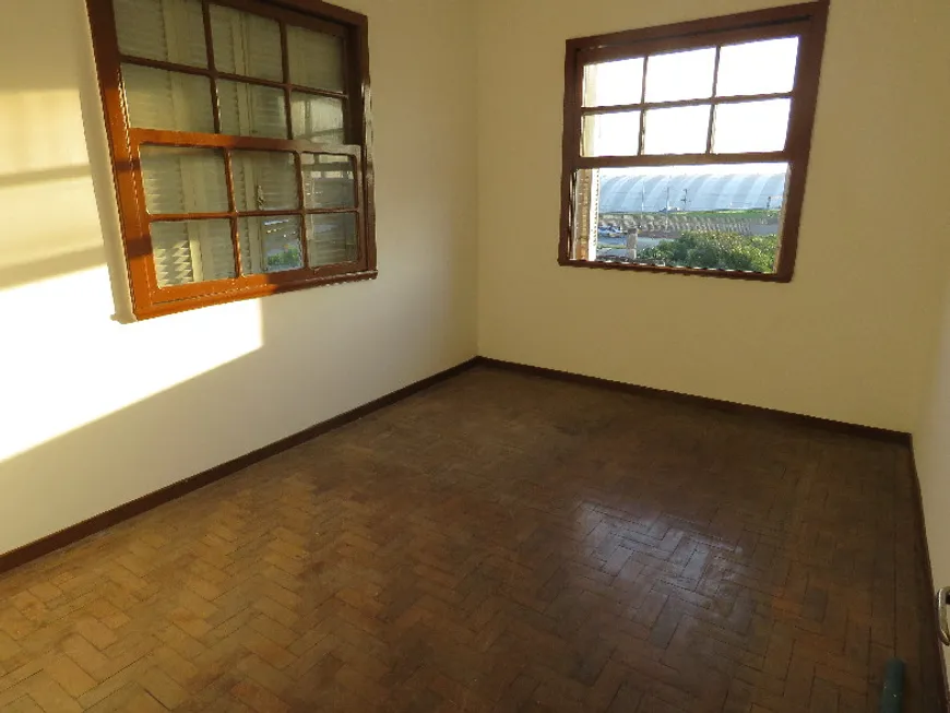 Foto 1 de Apartamento com 2 Quartos para alugar, 75m² em Navegantes, Porto Alegre