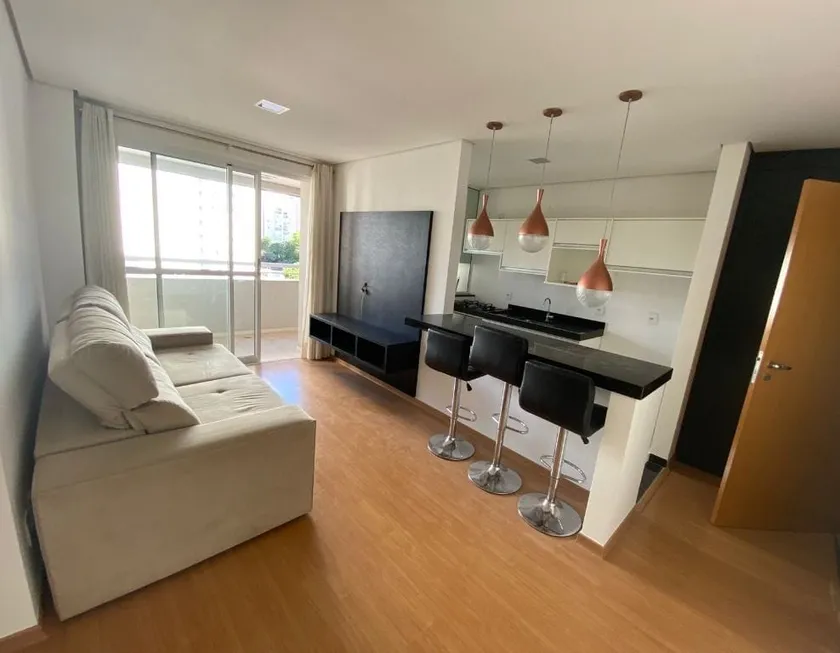 Foto 1 de Apartamento com 3 Quartos à venda, 77m² em Santa Rosa, Londrina