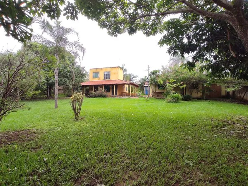 Foto 1 de Fazenda/Sítio com 5 Quartos à venda, 150m² em Comunidade Rochedo, Piracanjuba