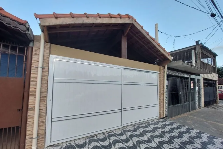 Foto 1 de Casa com 2 Quartos à venda, 70m² em Vila Tupi, Praia Grande