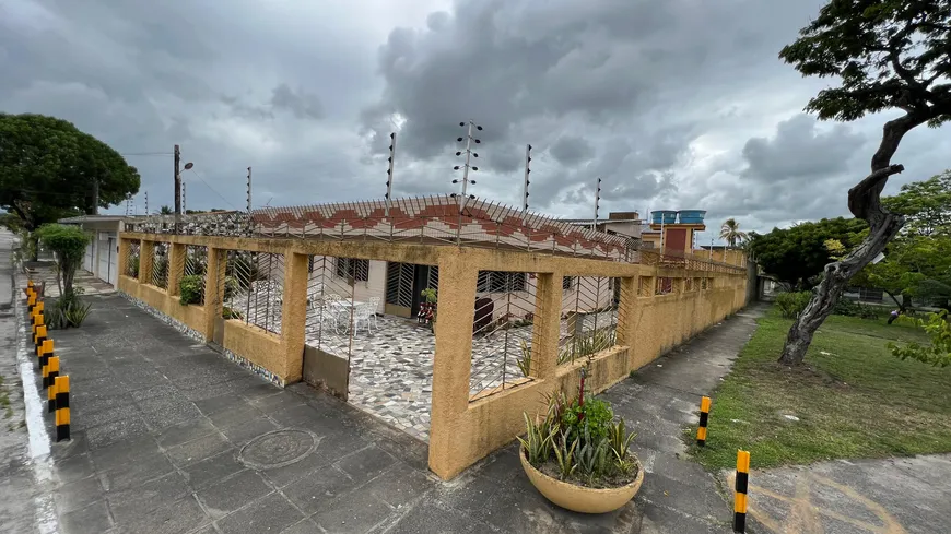 Foto 1 de Casa com 4 Quartos à venda, 476m² em Areias, Recife