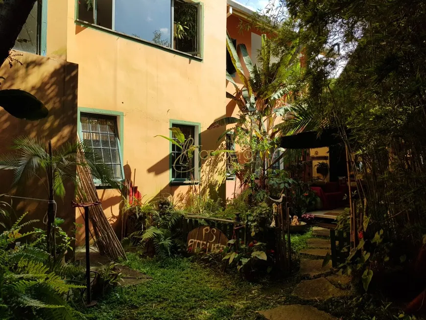 Foto 1 de Casa com 3 Quartos para alugar, 300m² em Cidade Jardim, São Paulo