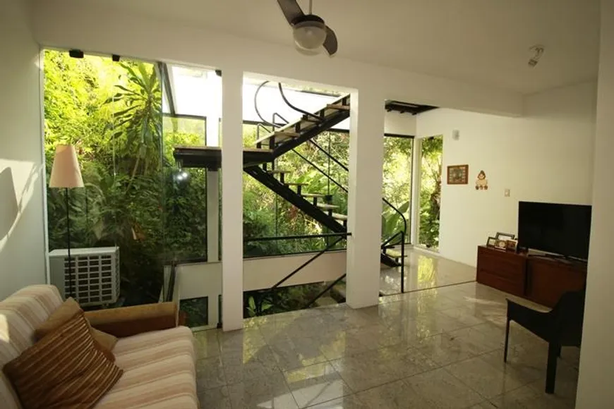 Foto 1 de Casa de Condomínio com 3 Quartos à venda, 285m² em Badu, Niterói