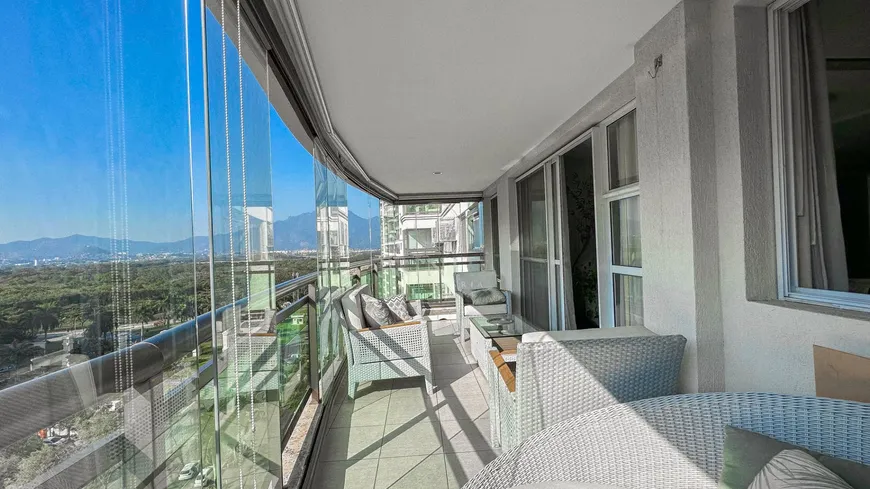 Foto 1 de Apartamento com 3 Quartos à venda, 150m² em Jacarepaguá, Rio de Janeiro