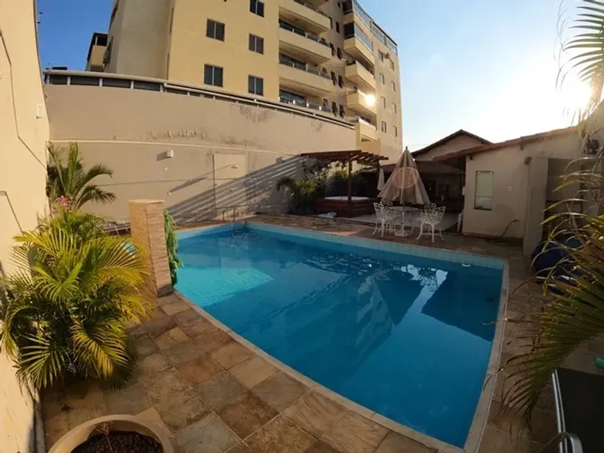 Foto 1 de Casa com 4 Quartos para alugar, 200m² em Araguaia, Belo Horizonte