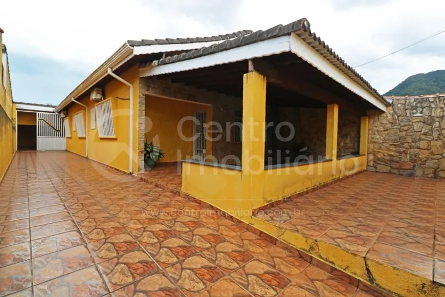 Foto 1 de Casa com 3 Quartos à venda, 110m² em Centro, Peruíbe