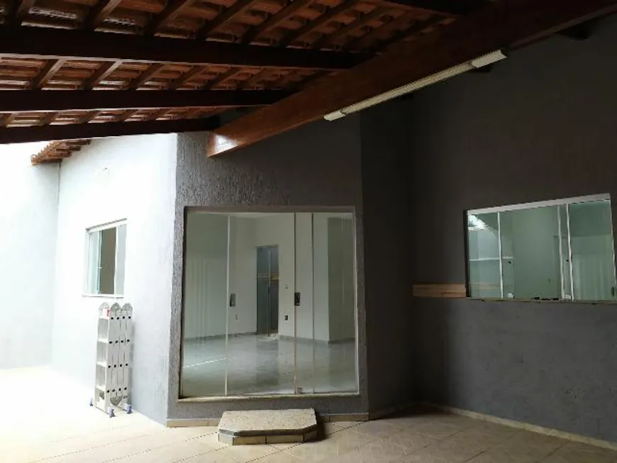 Foto 1 de Casa com 4 Quartos à venda, 180m² em Santa Luzia, Uberlândia