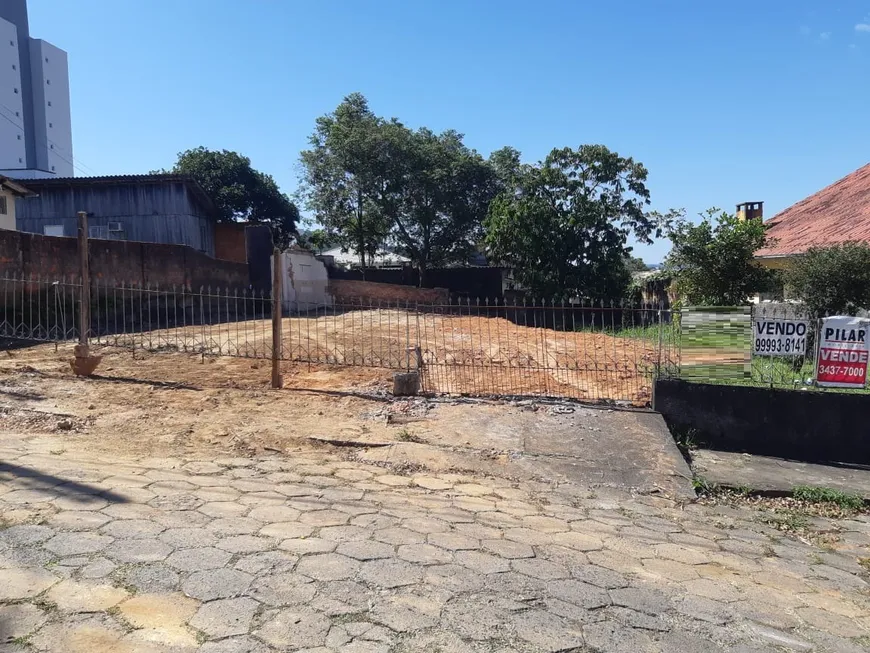 Foto 1 de Lote/Terreno à venda, 390m² em Sao Cristovao, Criciúma