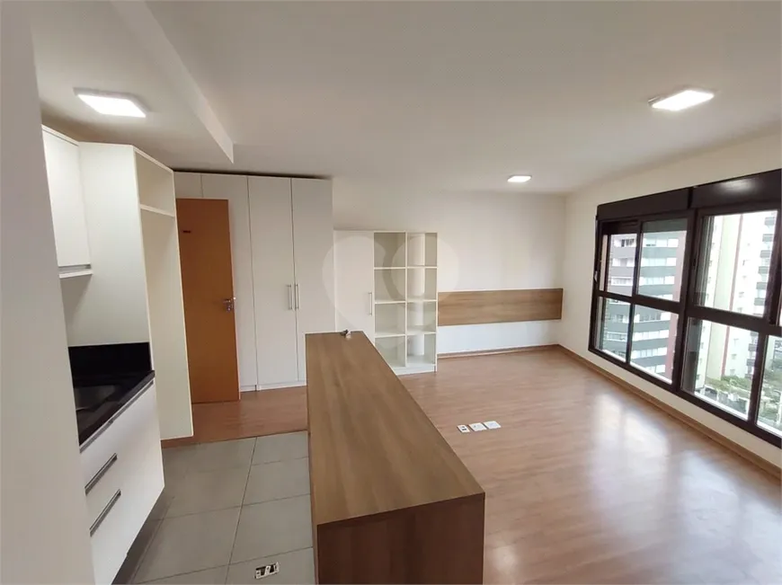 Foto 1 de Apartamento com 1 Quarto à venda, 31m² em Água Verde, Curitiba