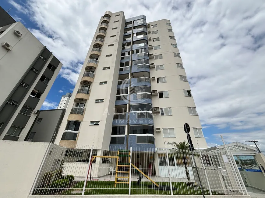 Foto 1 de Apartamento com 3 Quartos à venda, 111m² em Kobrasol, São José