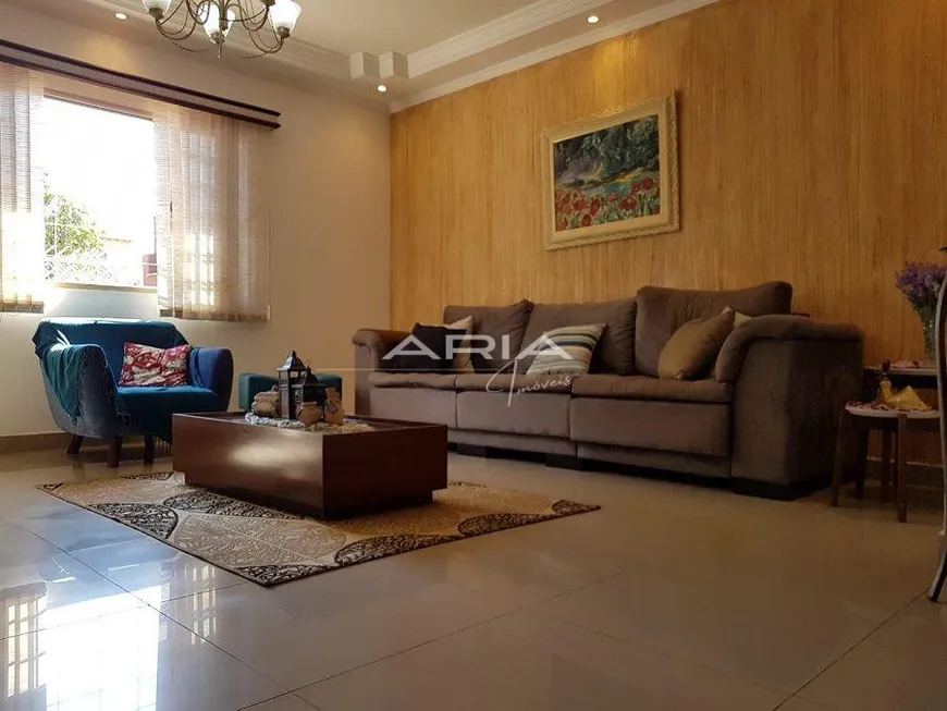 Foto 1 de Casa com 3 Quartos à venda, 170m² em Pinheiros, Londrina